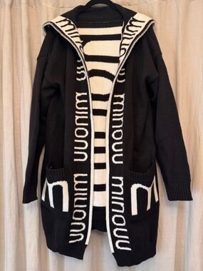 Black & White Graphic Hooded with Pockets Longline Cardigan - Sz S